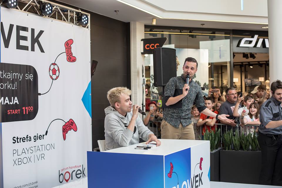 Konferansjer w galerii handlowej